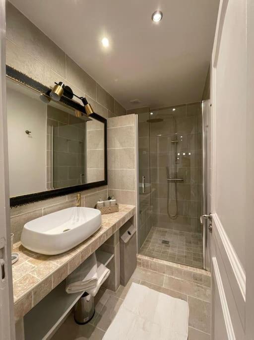 Apartment Paris15 Eme Chic Atypique Et Calme *